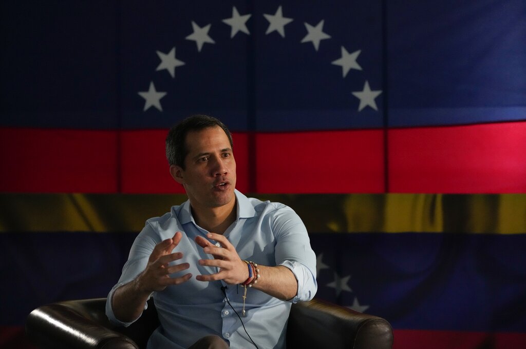 Ακόμη μία κυβερνητική επιτυχία: H EE δεν αναγνωρίζει τον Γκουαϊδό σαν «πρόεδρο» της Βενεζουέλας