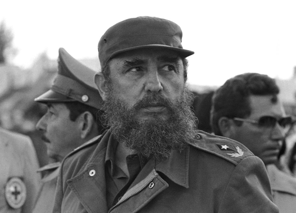 «Όταν μιλάμε για το λαό δεν εννοούμε τους βολεμένους» – Σαν σήμερα γεννιέται ο Κουβανός επαναστάτης Φιντέλ Κάστρο