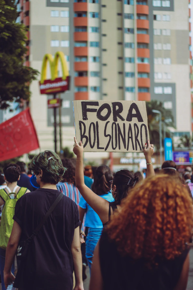 Βραζιλία: «Ο Μπολσονάρο προωθεί σειρά νομοσχεδίων που καταστρέφουν το περιβάλλον»