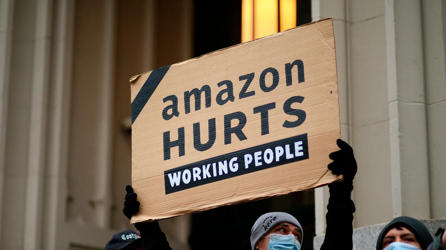 Εφαρμογή συνομιλιών της Amazon απαγορεύει τις λέξεις: «Συνδικάτο, αύξηση μισθού, αδικία»