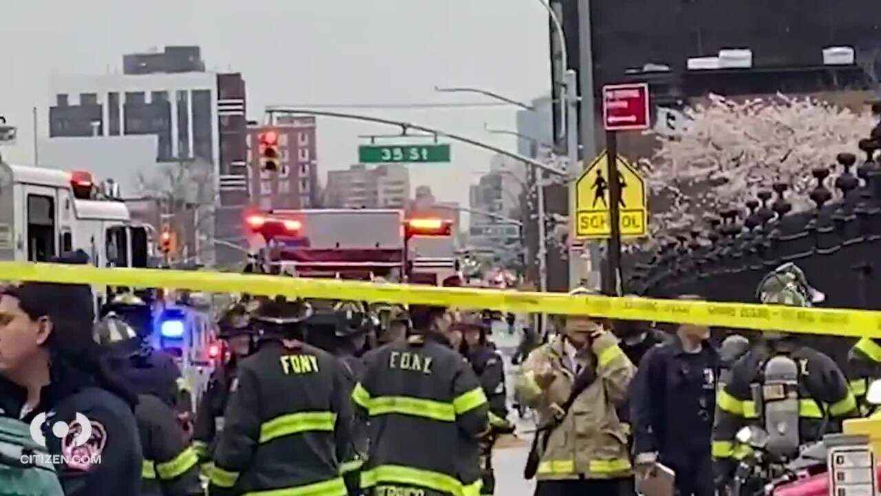 Νέα Υόρκη: Πυροβολισμοί και αναφορές για τραυματίες στο μετρό του Μπρούκλιν