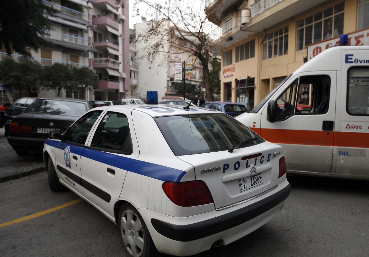 Θεσσαλονίκη: 18χρονος μαχαίρωσε τον πατριό του – «Κακοποιούσε τη μητέρα μου»