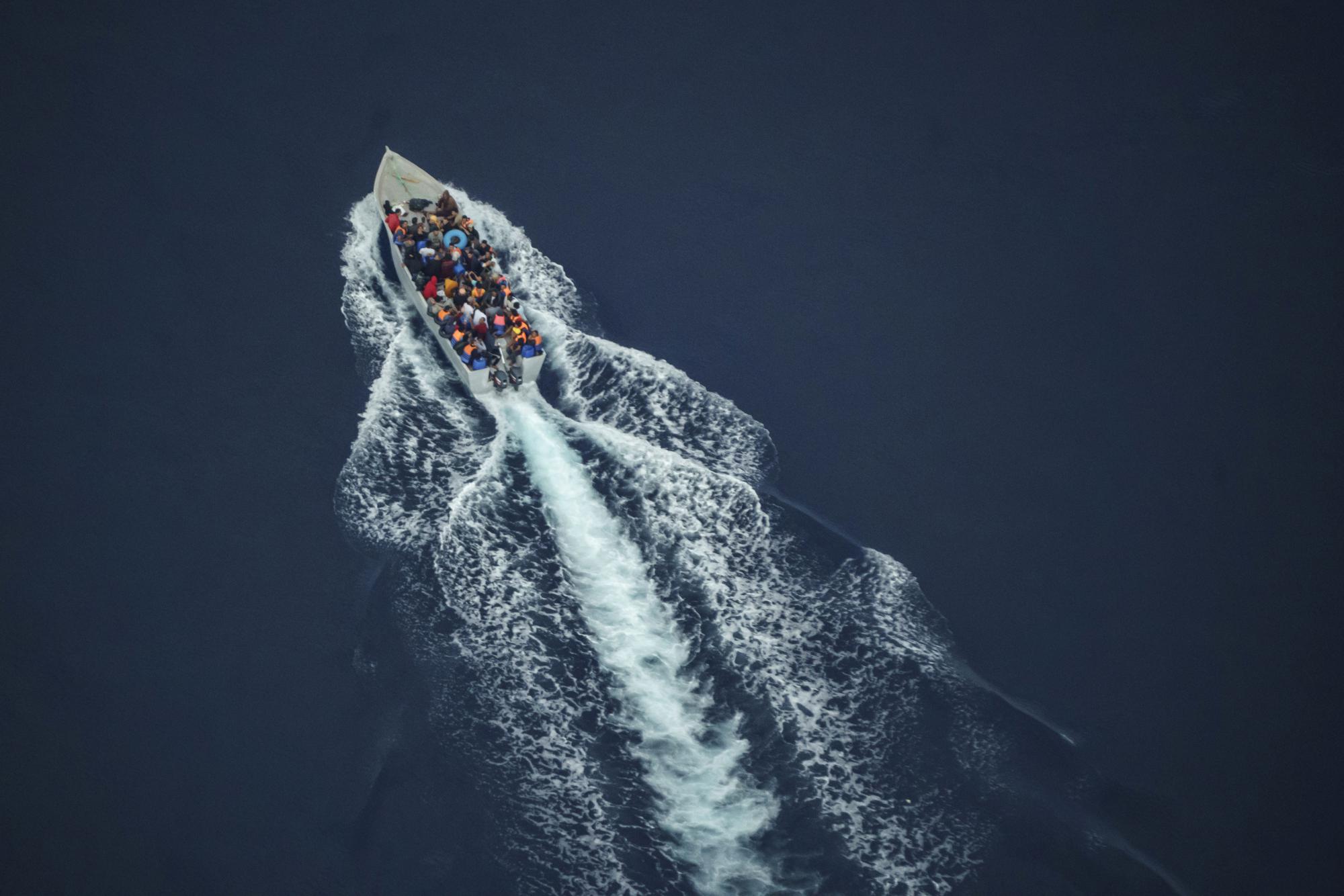 Μεσόγειος: Δυο ακυβέρνητα σκάφη- Σε κίνδυνο πάνω από 1000 άνθρωποι
