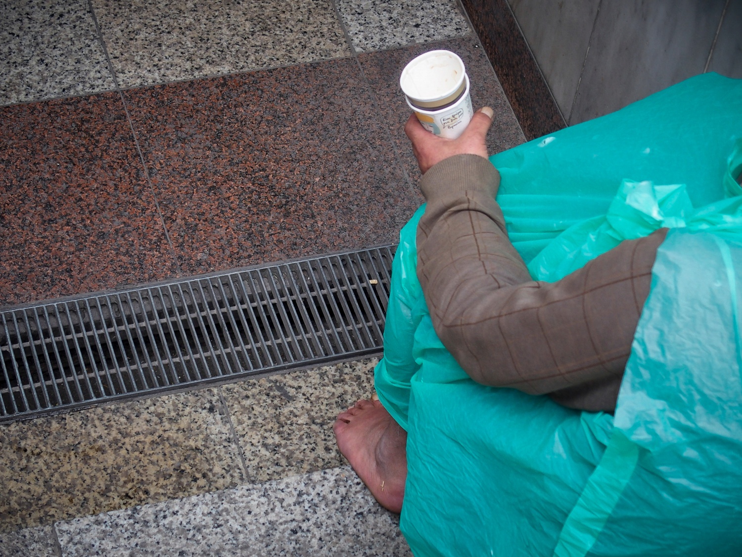 Θλίψη και ντροπή: Νεκρός άστεγος στη Θεσσαλονίκη