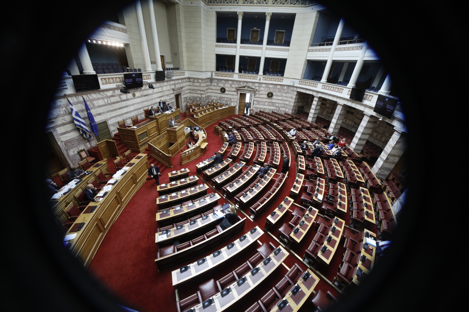 Πρόταση δυσπιστίας: Στο βήμα της Βουλής σήμερα οι πολιτικοί αρχηγοί