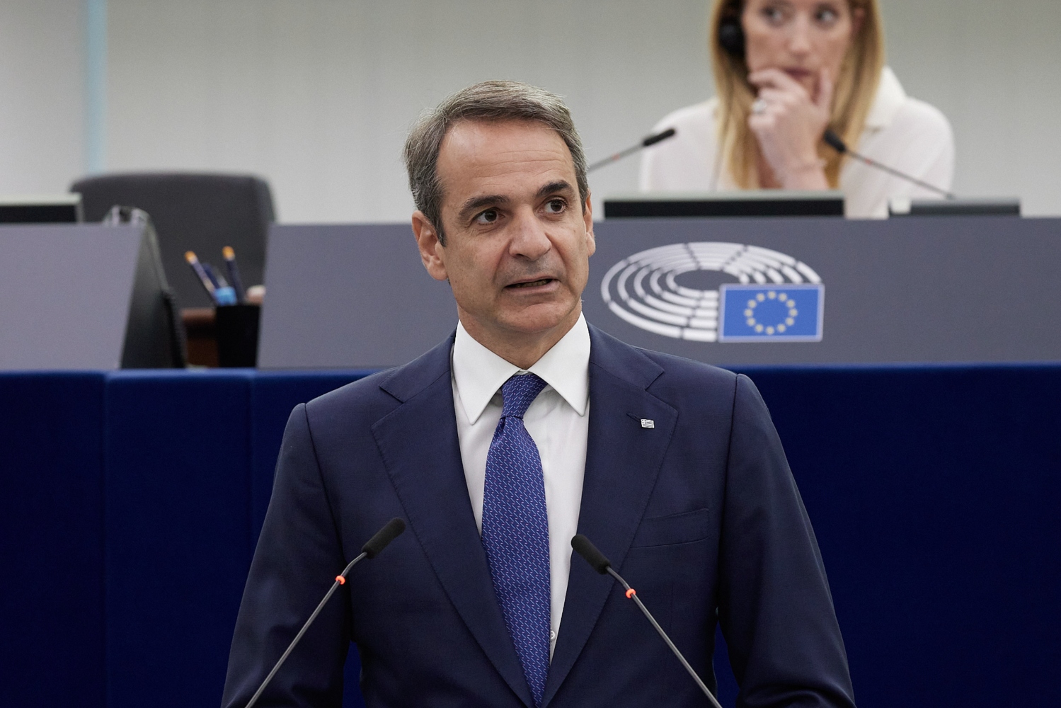 Γάλλος ευρωβουλευτής κατά Μητσοτάκη: «Αναίσχυντος, αξιολύπητος κυβερνήτης»
