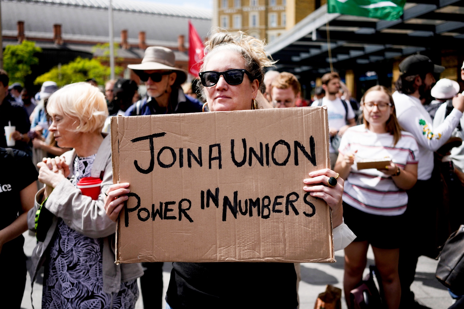 Οι εργαζόμενοι διεκδικούν στην Βρετανία: Απεργίες σε όλη την χώρα λόγω των κακών συνθηκών εργασίας