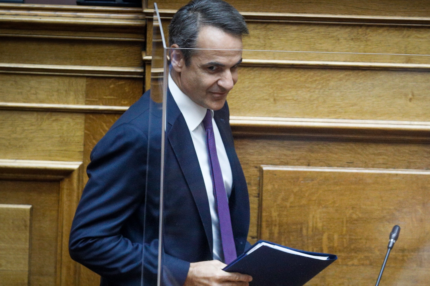 Νέο «χαστούκι» από Politico: Συγκρίνει την Ελλάδα με απολυταρχικά καθεστώτα