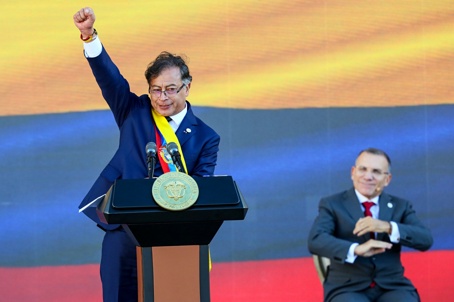 Η Κολομβία αλλάζει σελίδα: Ορκίστηκε πρόεδρος ο αριστερός Gustavo Petro