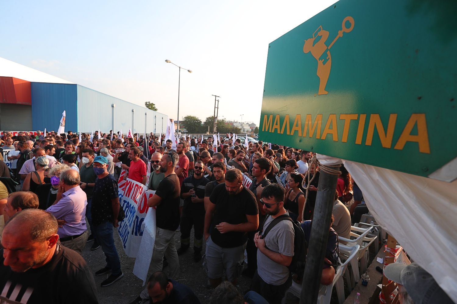 Οι εργάτες της «Μαλαματίνα» δε σταματούν να αγωνίζονται: Συνεχίζουν δυναμικά τις κινητοποιήσεις