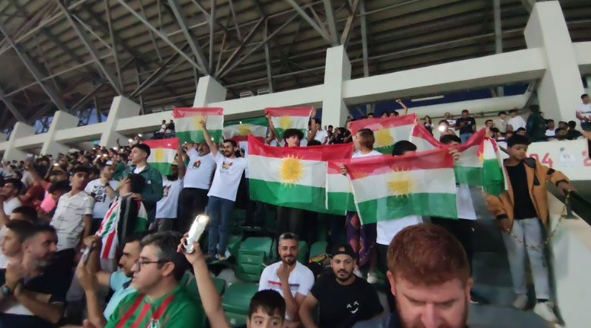 Τουρκία: Η αστυνομία συνέλαβε οπαδούς επειδή σήκωσαν σημαίες του Κουρδιστάν