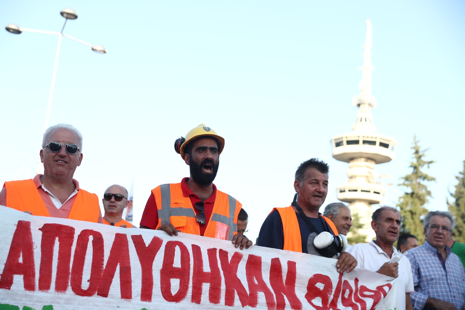 Μαζικές πορείες & διαδηλώσεις στη Θεσσαλονίκη: Ηχηρό το αντικυβερνητικό μήνυμα (Video)