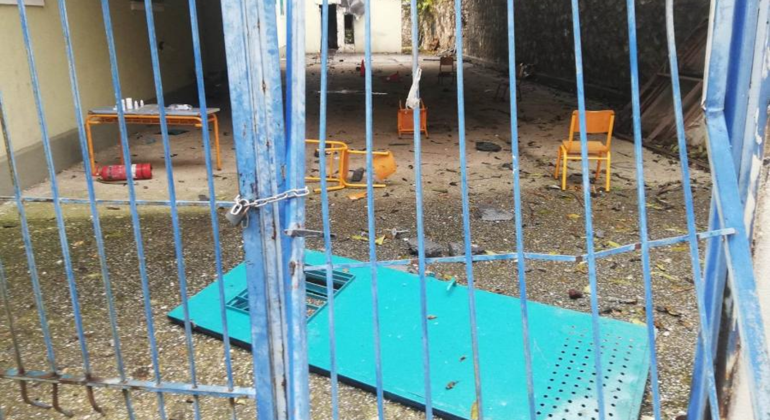 Στην Ελλάδα μαθητές γυρνούν νεκροί απ’ το σχολείο & φοιτητές πέφτουν απ’ τα παράθυρα
