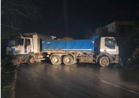 Κόσοβο: Σέρβοι στήνουν οδοφράγματα για να αποκλείσουν την κυκλοφορία