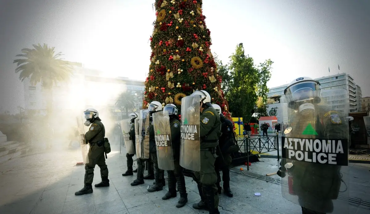 H ΕΛΑΣ βγάζει 9.000 αστυνομικούς στους δρόμους τα Χριστούγεννα