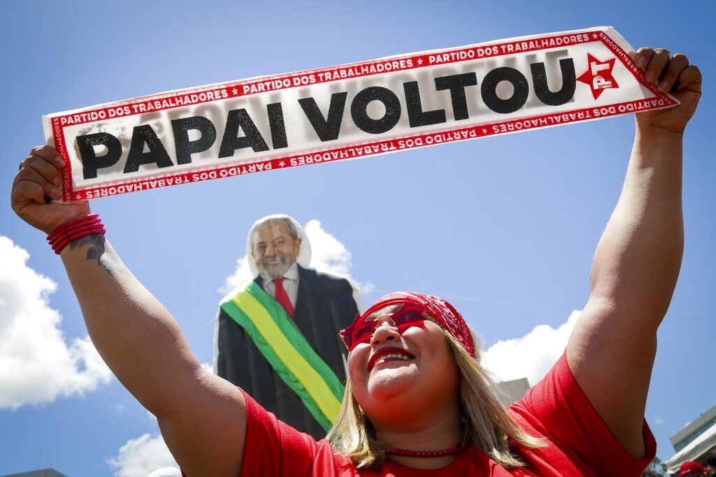 Χιλιάδες Βραζιλιάνοι στους δρόμους για να γιορτάσουν την επιστροφή του Λούλα