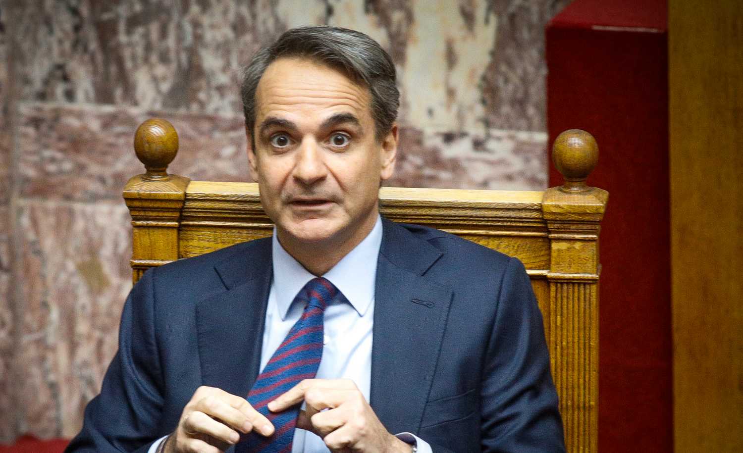 Πρωθυπουργός παρακμής: ο Μητσοτάκης καμαρώνει για τις 750.000 αιτήσεις στο Market Pass
