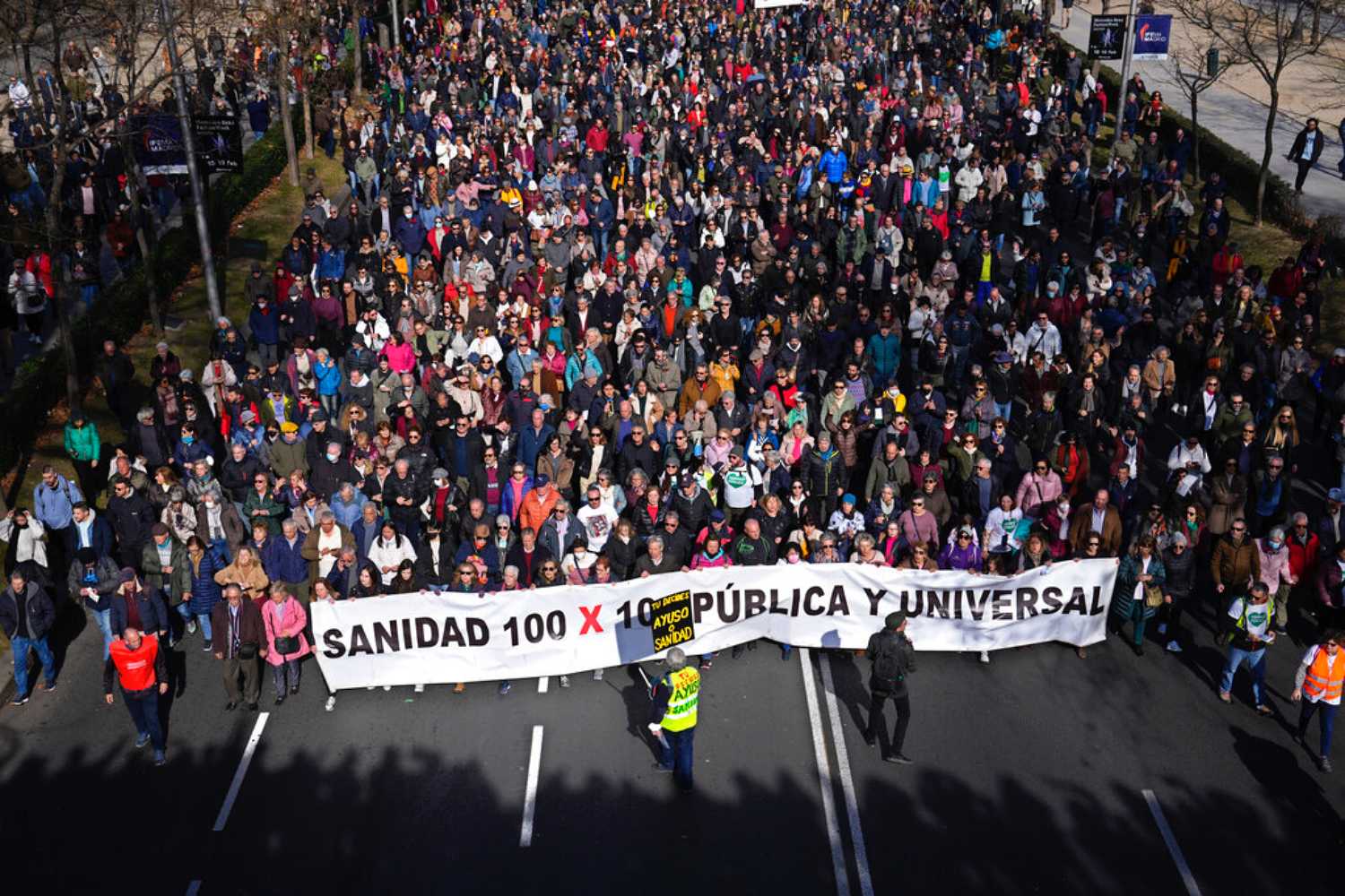 Μαδρίτη: Εκατοντάδες χιλιάδες διαδηλωτές στους δρόμους για τη Δημόσια Υγεία