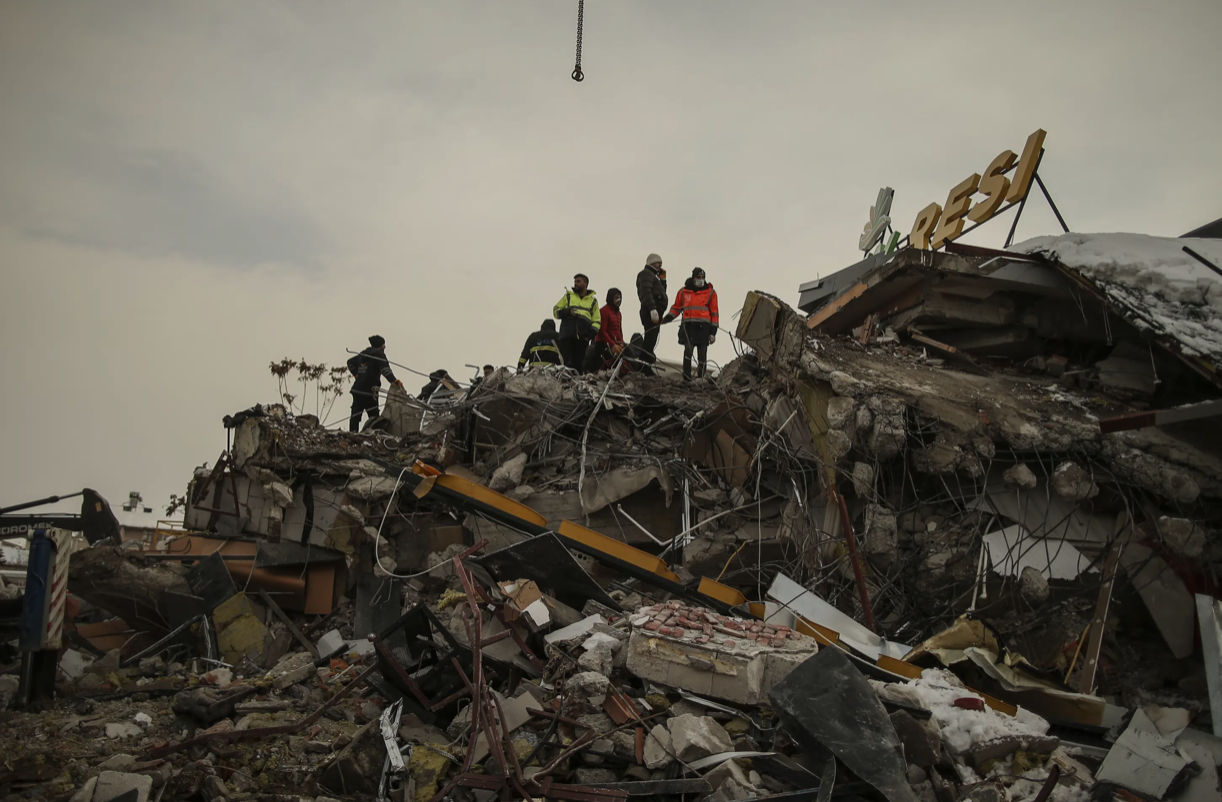 Σεισμός στην Τουρκία: 35χρονος ανασύρθηκε ζωντανός μετά από έξι μέρες στα συντρίμμια