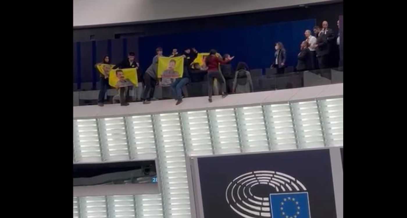 Παρέμβαση διαμαρτυρίας Κούρδων στο Ευρωκοινοβούλιο (Video)
