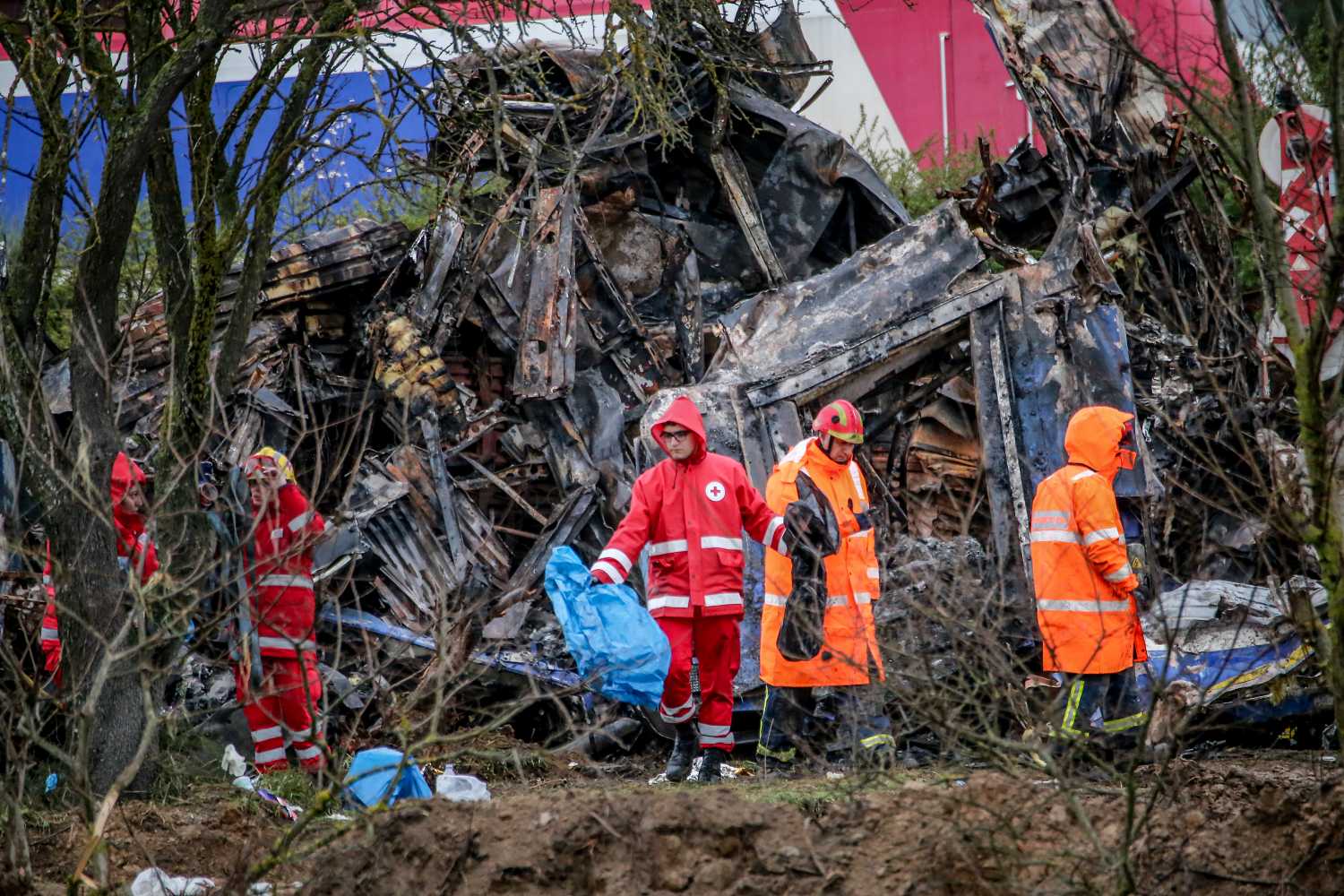 Τραγωδία στα Τέμπη: Στους 57 οι νεκροί, 56 επισήμως οι αγνοούμενοι