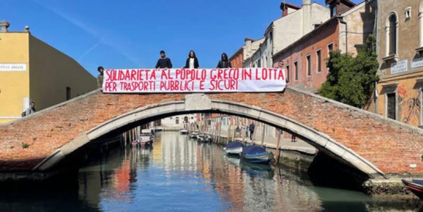 Κινητοποιήσεις σε σχολεία και πανεπιστήμια της Ιταλίας για το έγκλημα στα Τέμπη