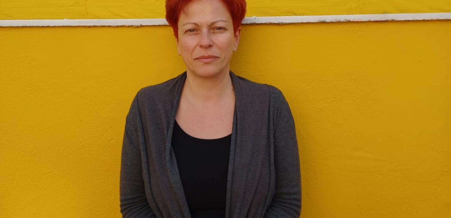 Ελένη Πασχαλούδη: «Η πραγματικότητα στην Ελλάδα κάνει το πολιτικό τραγούδι και πάλι επίκαιρο»