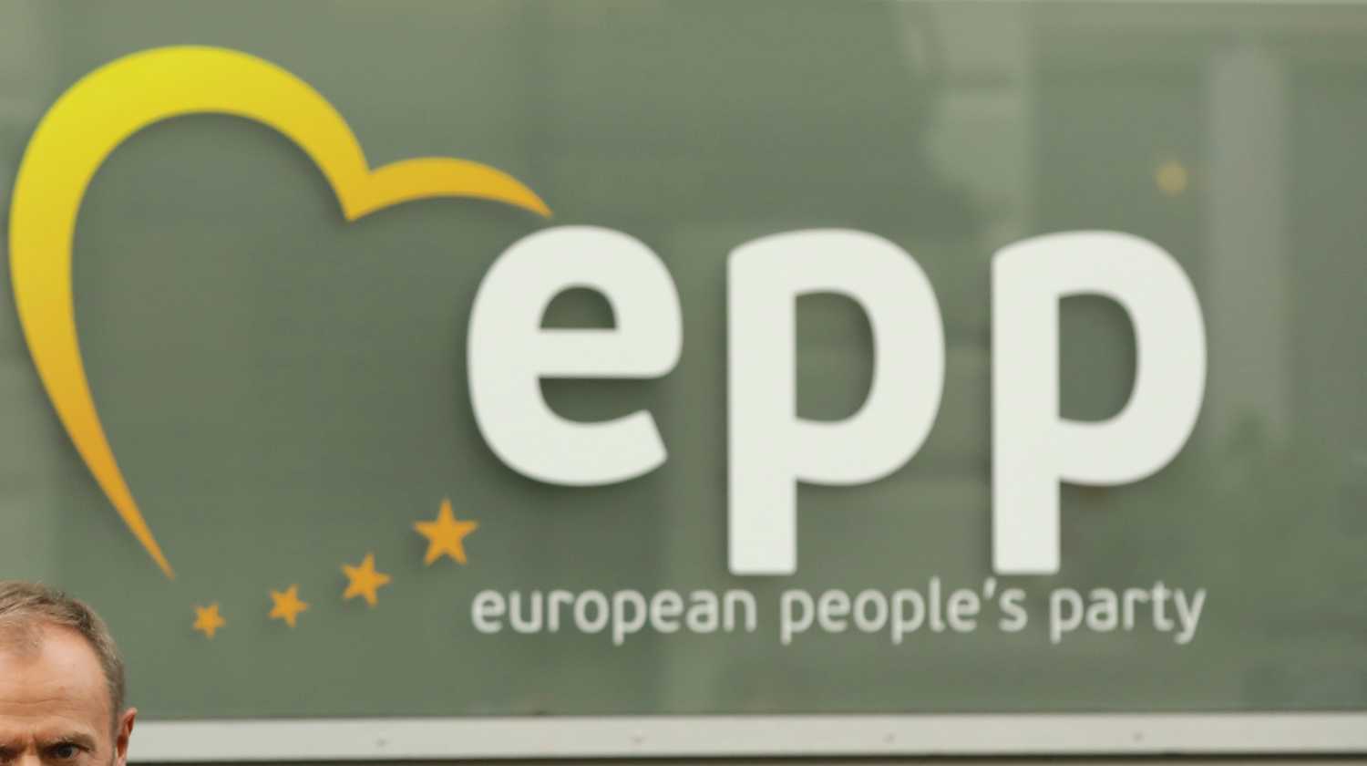 Euractiv: Έφοδος της βελγικής αστυνομίας στα γραφεία του ΕΛΚ