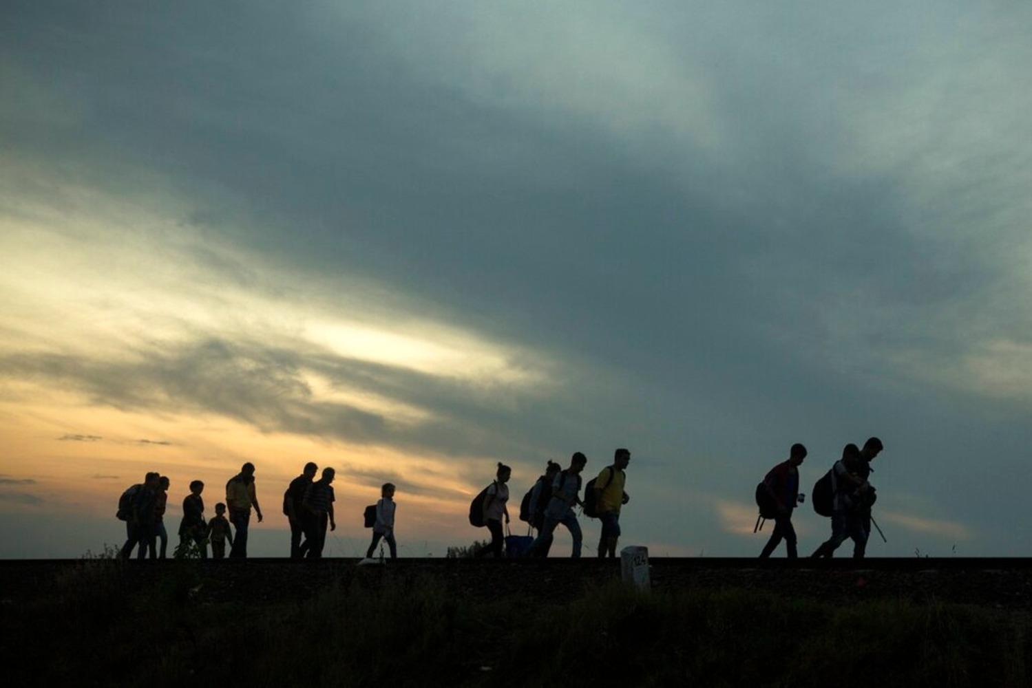 Ουγγαρία: 17 μετανάστες στα όρια της ασφυξίας εντοπίστηκαν μέσα σε φορτηγό