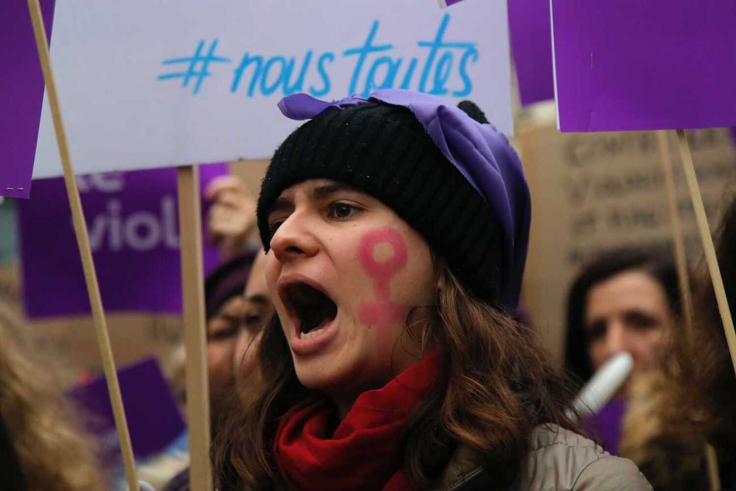 Αποτροπιασμός στη Γαλλία: 83 άντρες βίασαν γυναίκα που τη νάρκωνε ο σύζυγός της