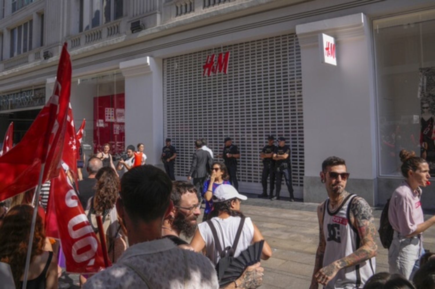 Ισπανία: Μαζική απεργία εργαζομένων στα καταστήματα της H&M