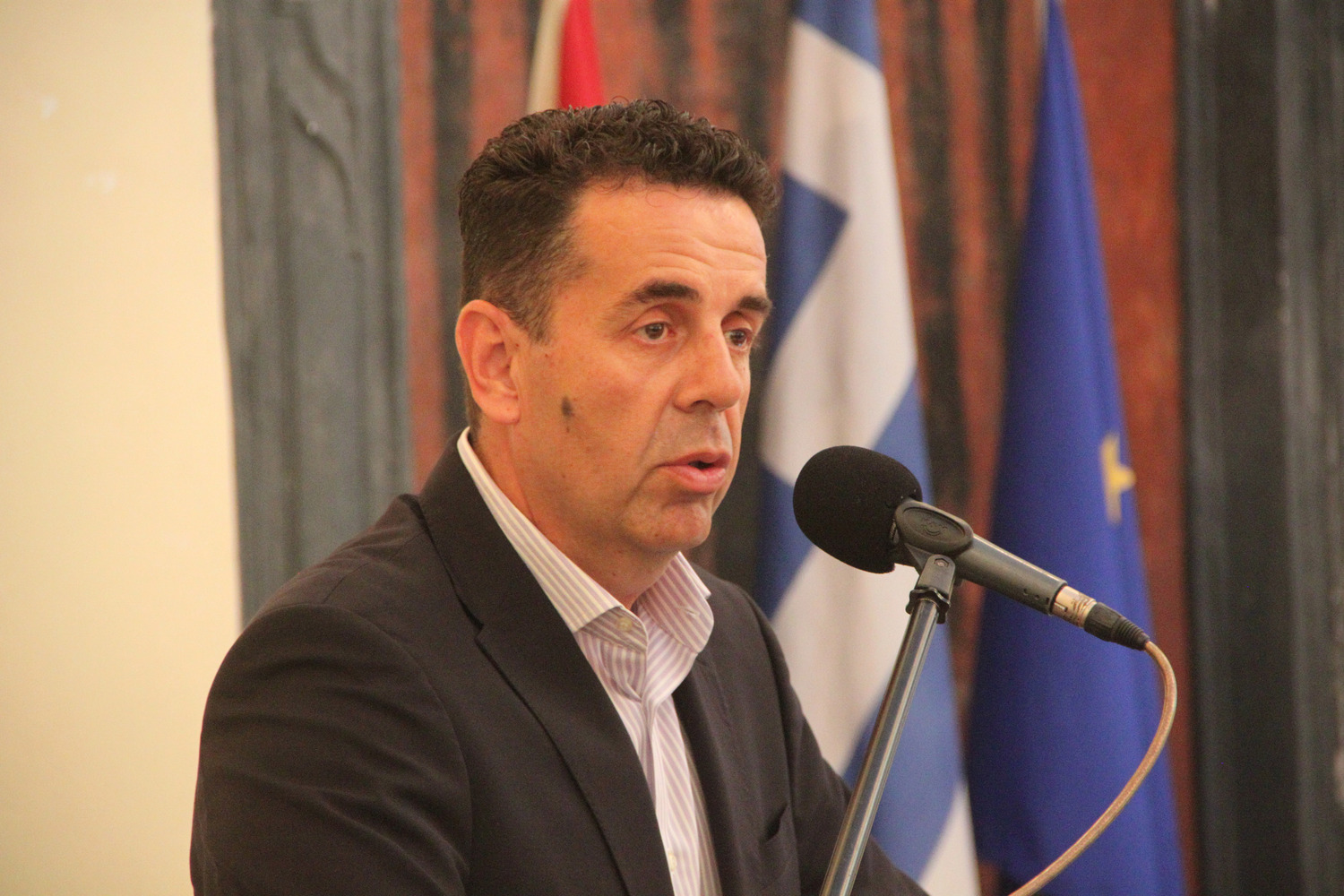Ναύπλιο: Έχασε ο δήμαρχος που πετούσε περιττώματα στο σπίτι του αντιπάλου του