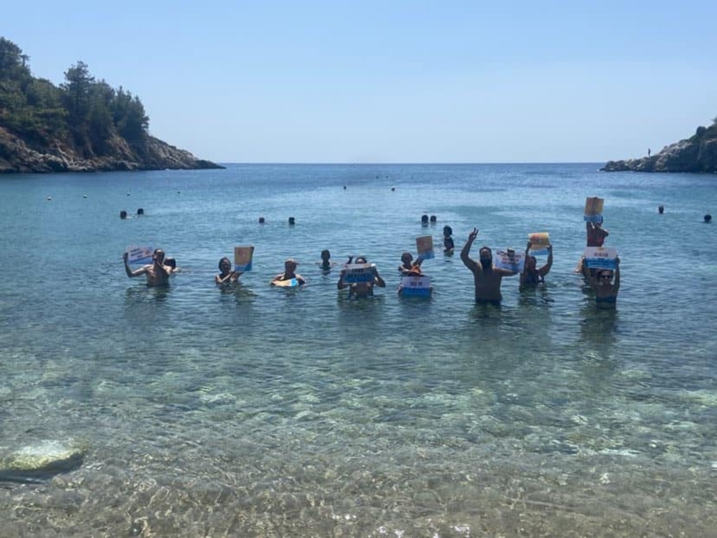 Ελεύθερες παραλίες: Δυναμική κινητοποίηση κατοίκων σε «ιδιωτική» παραλία στη Θάσο