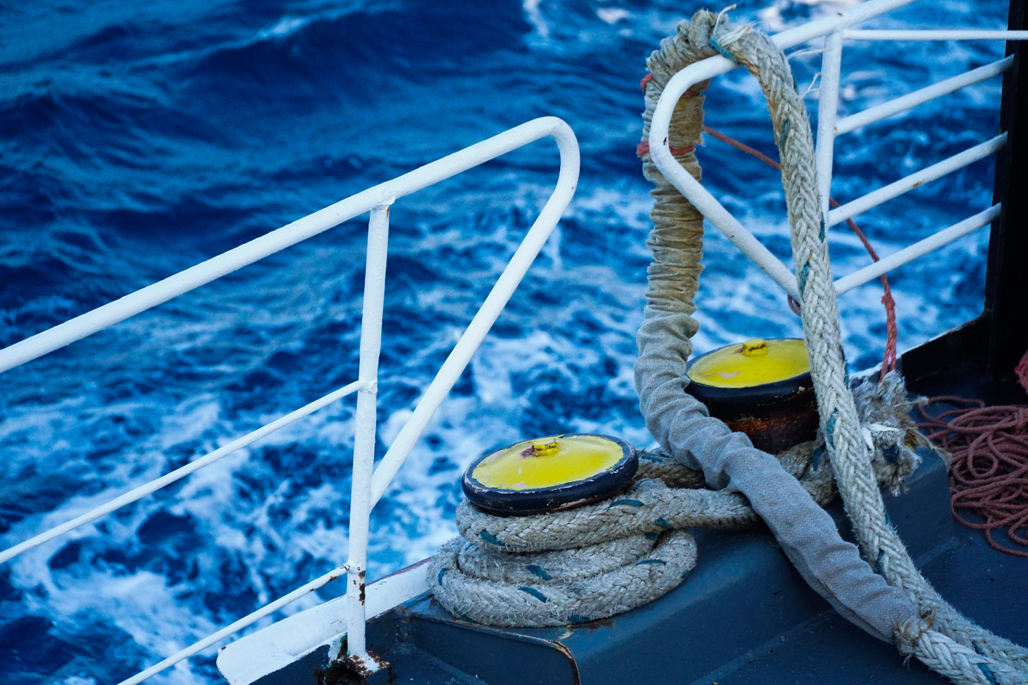 Ταλαιπωρία για επιβάτες πλοίου: Επιστρέφει στον Πειραιά λόγω μηχανικής βλάβης