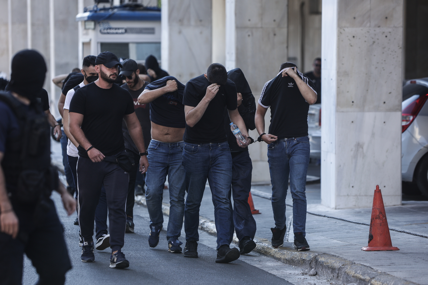 Κροατικά ΜΜΕ: Η διοίκηση της Ντινάμο Ζάγκρεμπ φυγάδευσε μέλος των Bad Blue Boys