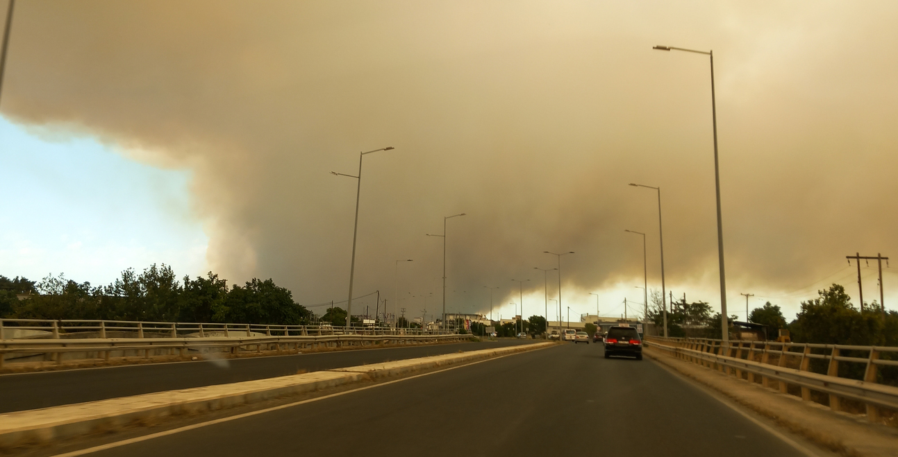 Αλεξανδρούπολη: Κατάσταση έκτακτης ανάγκης – Κάηκαν σπίτια, ισχυροί άνεμοι, διαρκείς αναζωπυρώσεις