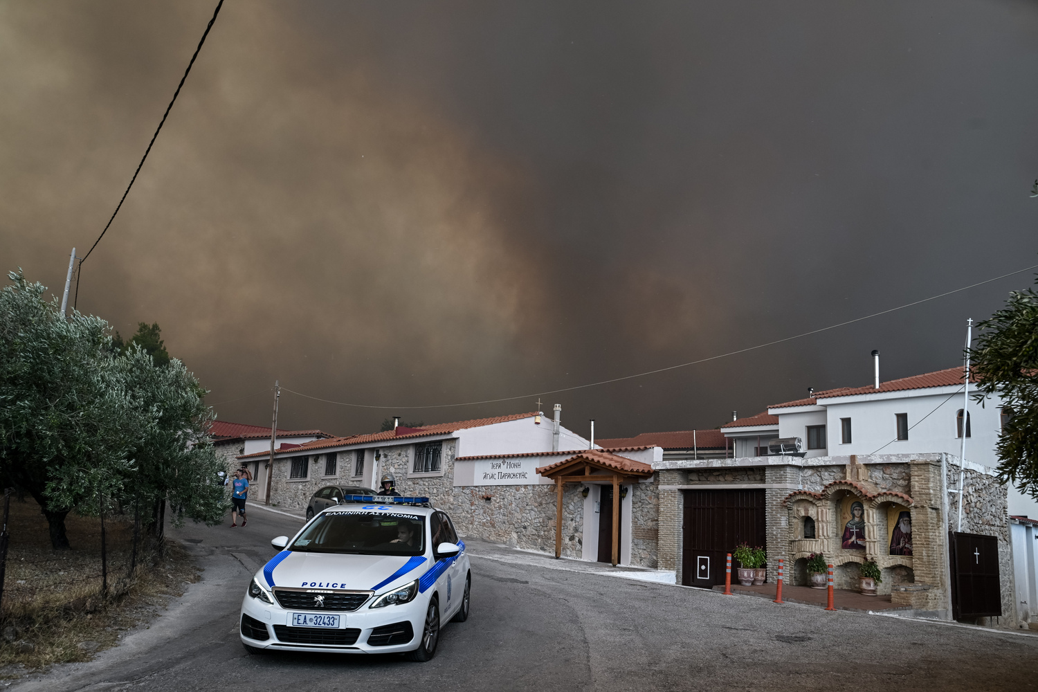 Φωτιά στην Πάρνηθα: Αγνοείται 77χρονος στη Χασιά