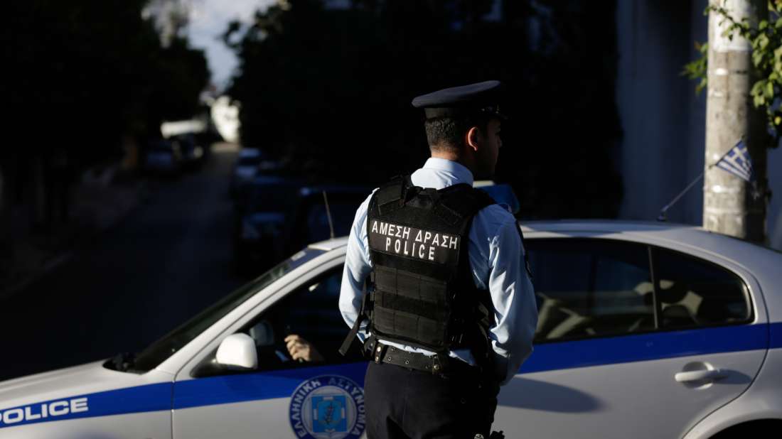 Σύλληψη αστυνομικού για εμπορία ανθρώπων & διακίνηση ναρκωτικών- Είχε εφαρμογές της ΕΛΑΣ