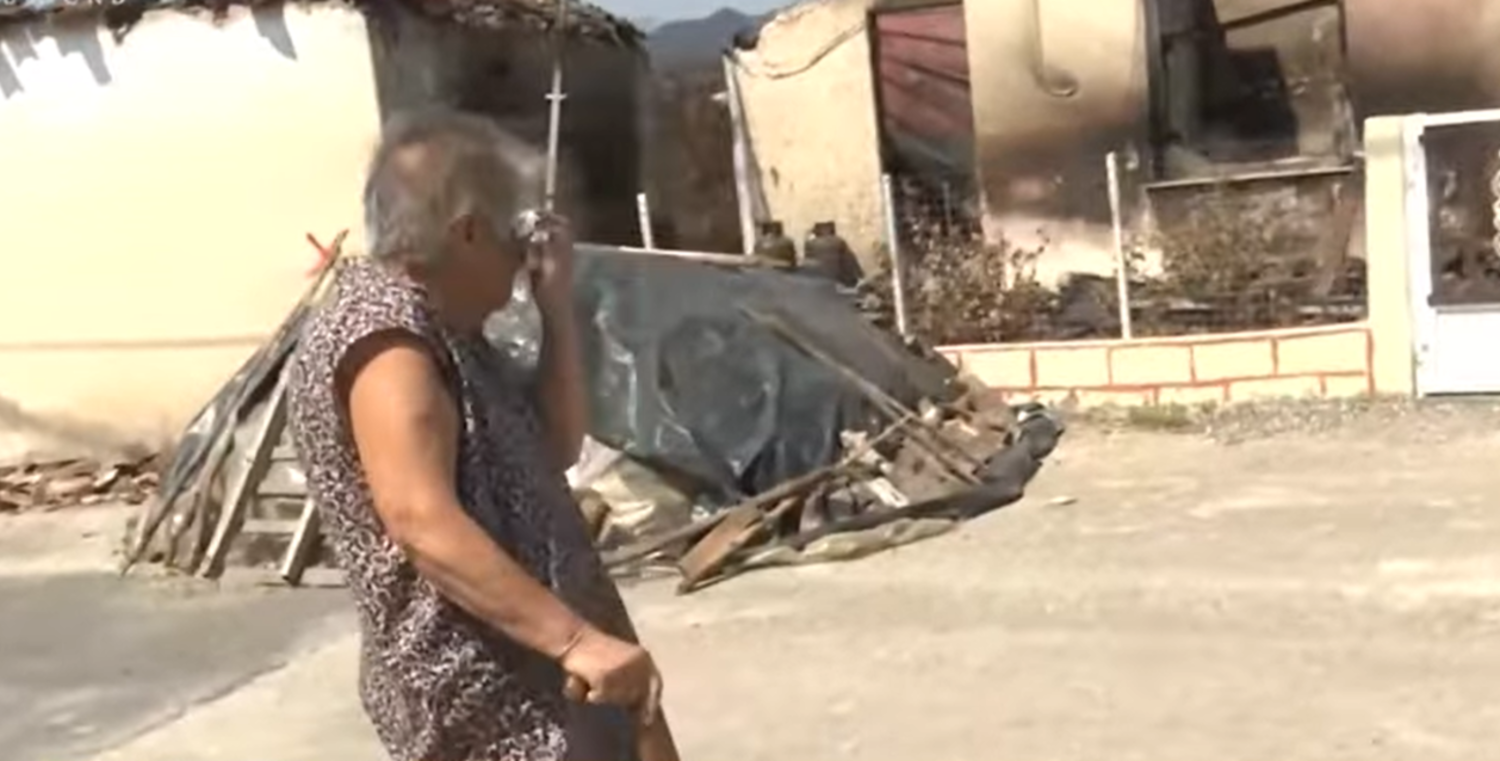 Φωτιά στον Έβρο: Γιαγιά κλαίει για το σπίτι της – «Πώς θα το κάνω πάλι;»