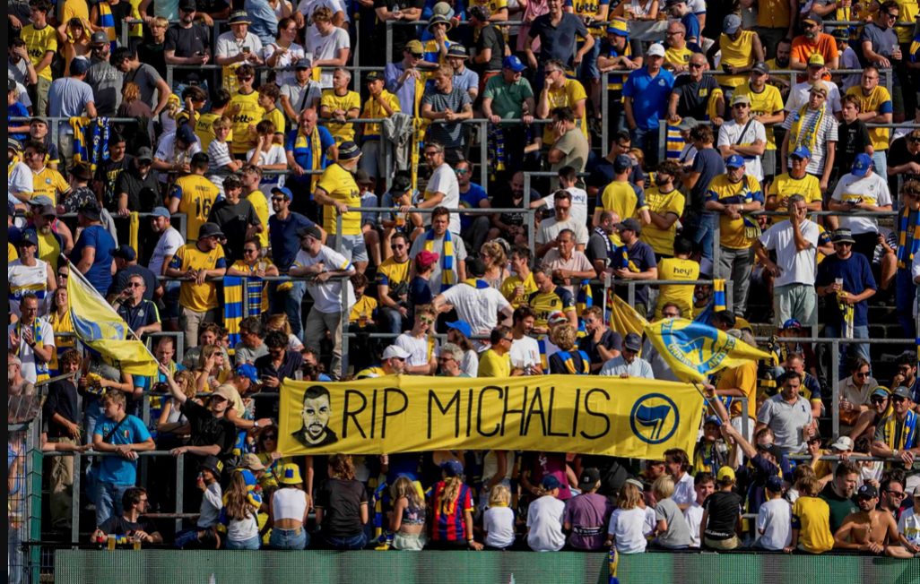RIP Michalis: Το πανό των οπαδών της Ουνιόν Σεν-Ζιλουάζ για τον δολοφονηθέντα φίλο της ΑΕΚ