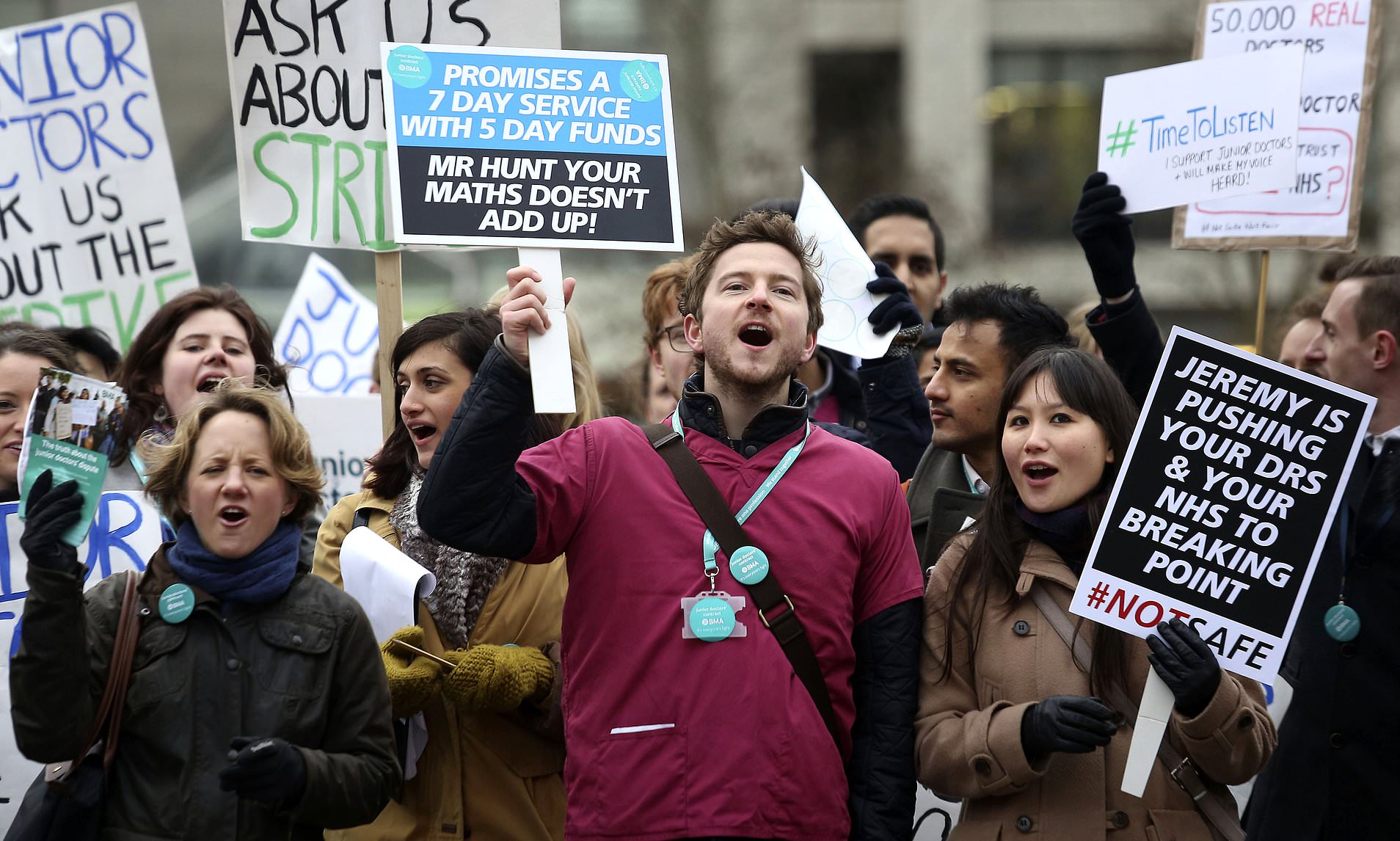 Μεγάλη Βρετανία: Πολυήμερη απεργία των γιατρών του NHS με αίτημα καλύτερους μισθούς