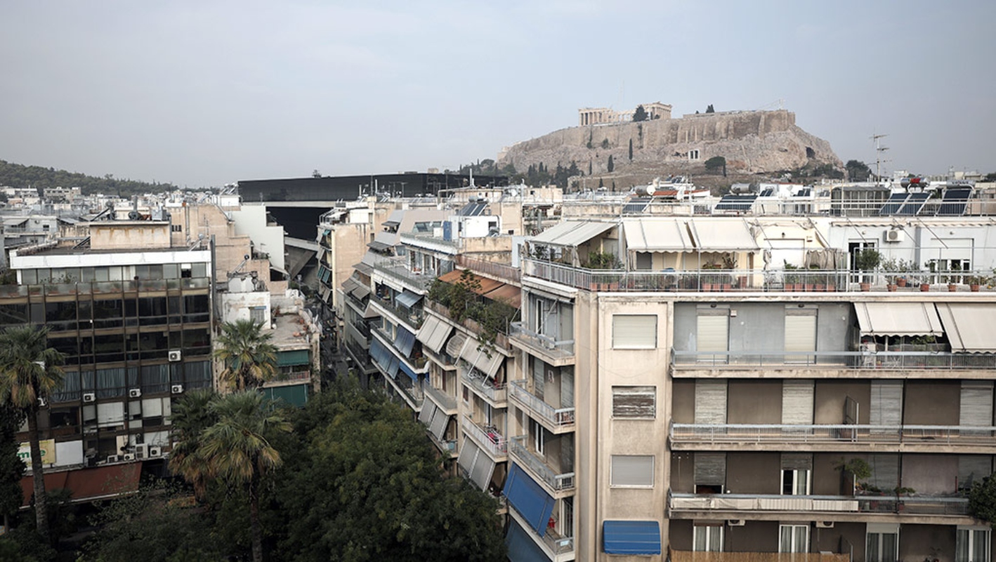 Eurostat: Οι Έλληνες αργούν να εγκαταλείψουν το πατρικό τους – Ο μέσος όρος στην ΕΕ