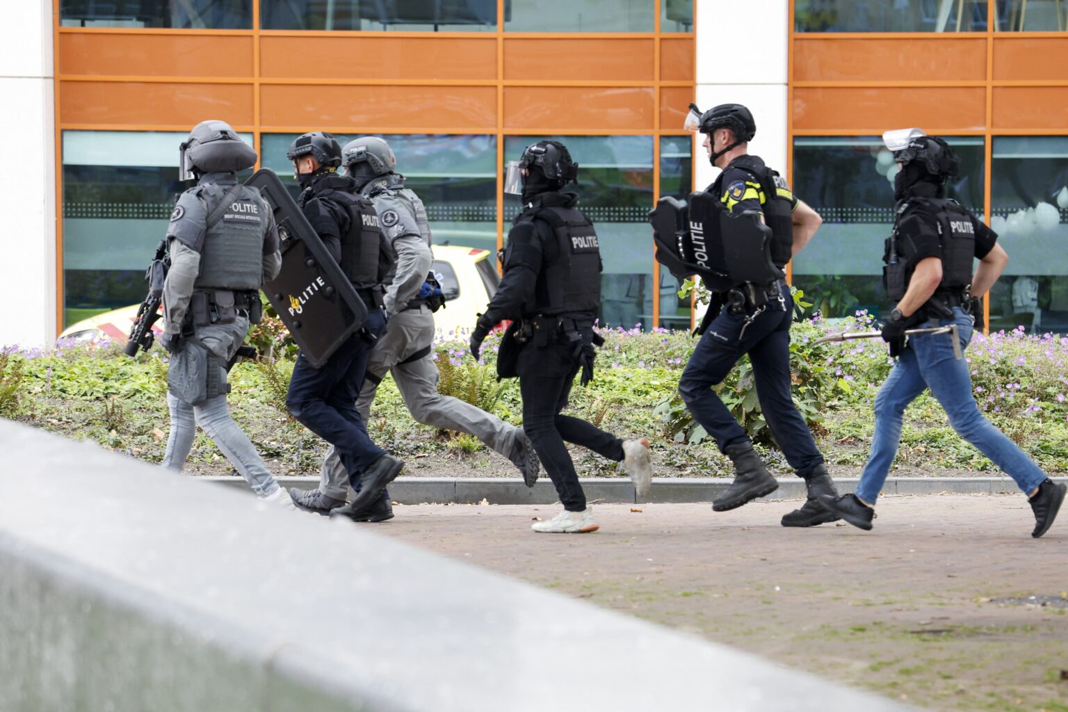 Σοκ στο Ρότερνταμ: Δύο τραυματίες από πυροβολισμούς σε Πανεπιστήμιο