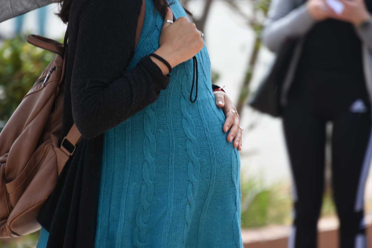 Βουλιαγμένη: Καταγγελία ότι επιχειρηματίας ξυλοκόπησε την έγκυο σύντροφό του