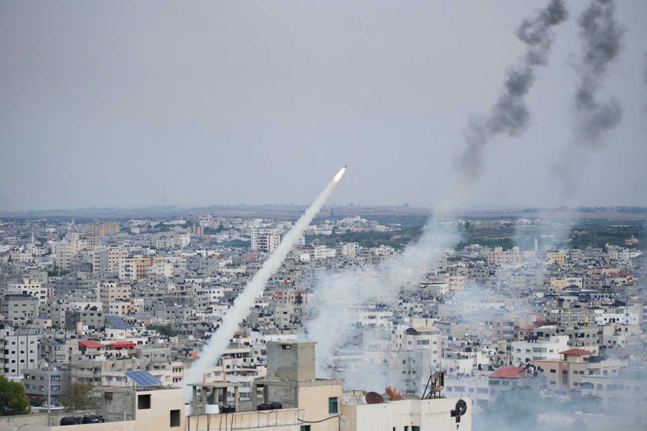 Η Γάζα βομβαρδίζεται: 198 Παλαιστίνιοι νεκροί και 1.610 τραυματίες