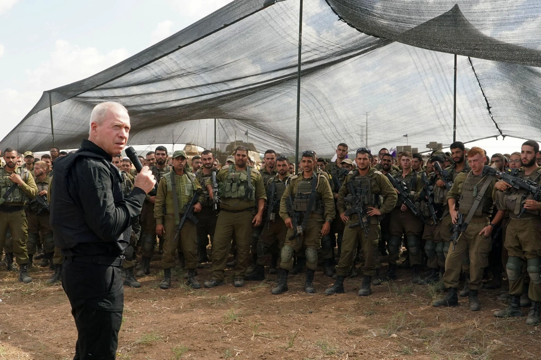 Υπουργός Άμυνας Ισραήλ σε στρατιώτες: «Σύντομα θα δείτε τη Γάζα από μέσα»