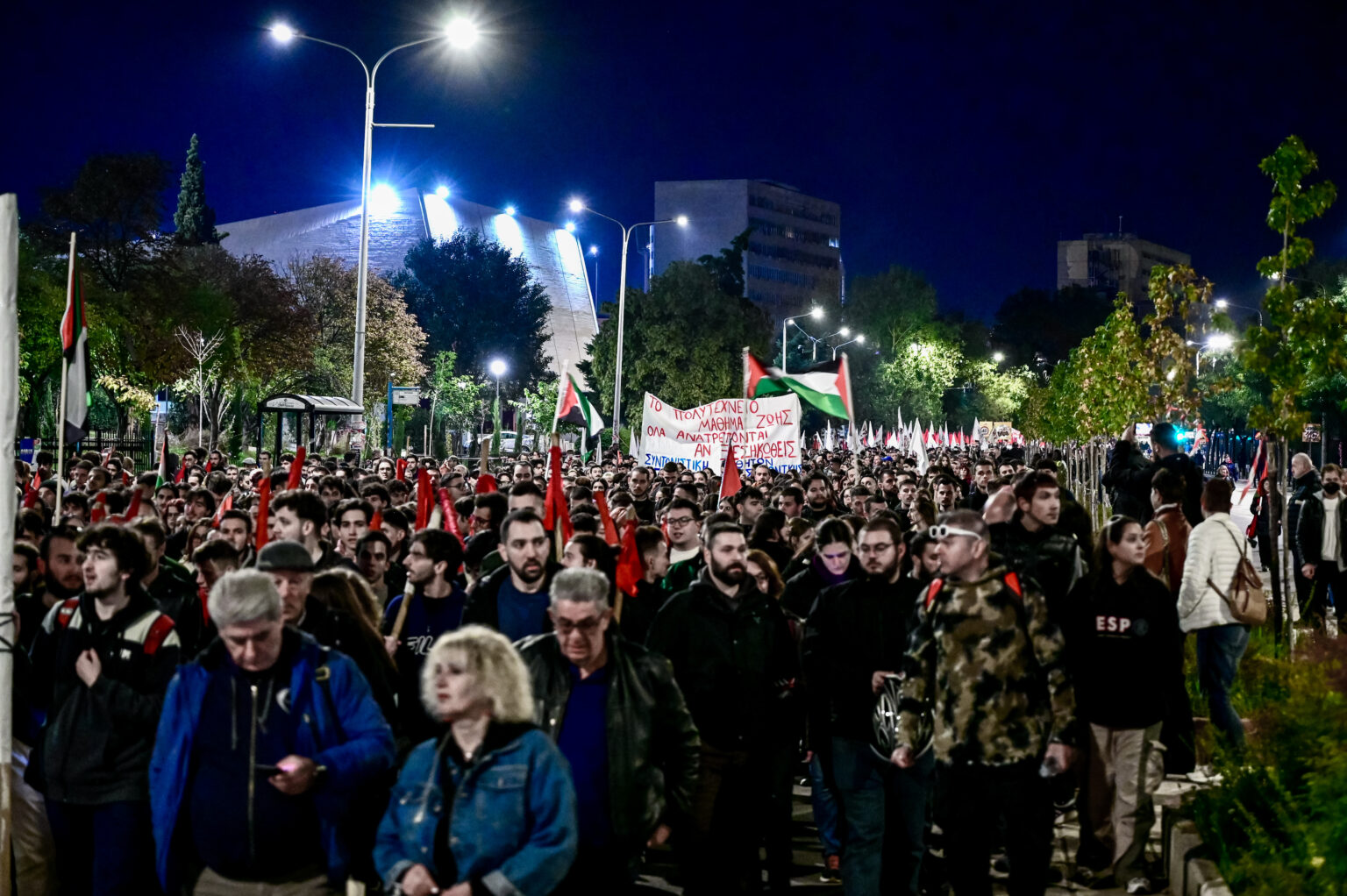 Θεσσαλονίκη: Σε εξέλιξη η πορεία για την 50η επέτειο της εξέγερσης του Πολυτεχνείου