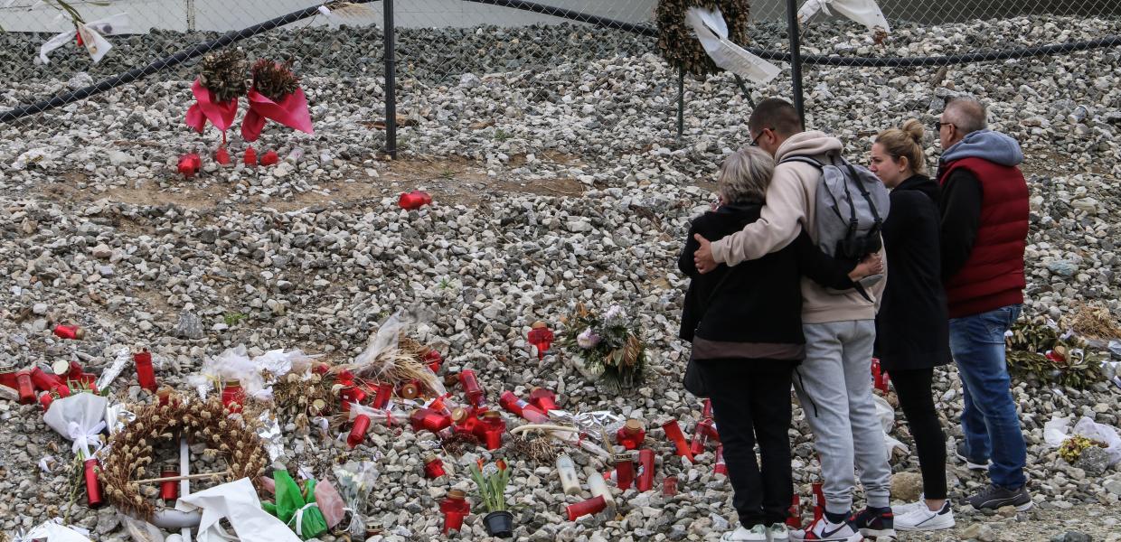 Καταγγελία για Τέμπη: Τρία 24ωρα μετά, χώμα από τον τόπο της τραγωδίας μεταφέρθηκε σε ιδιωτικό οικόπεδο