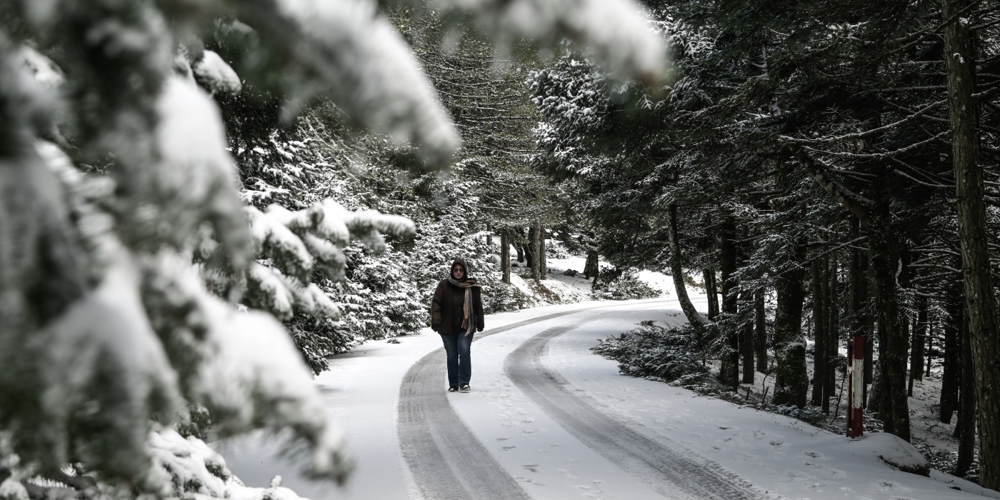Κακοκαιρία: Κλειστή η Λεωφόρος Πάρνηθος λόγω χιονόπτωσης