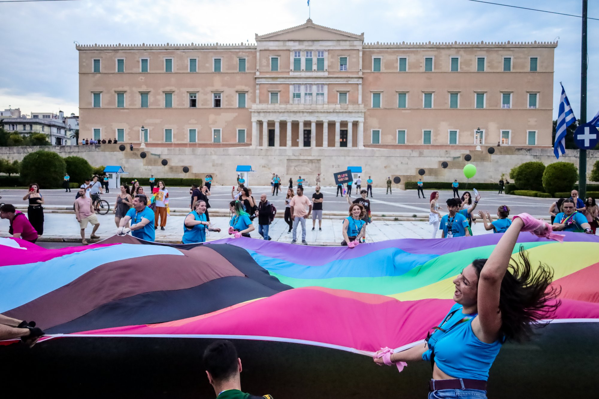 Γάμος ομόφυλων ζευγαριών: Είναι τομή για το πολιτικό σύστημα της Ελλάδας; 